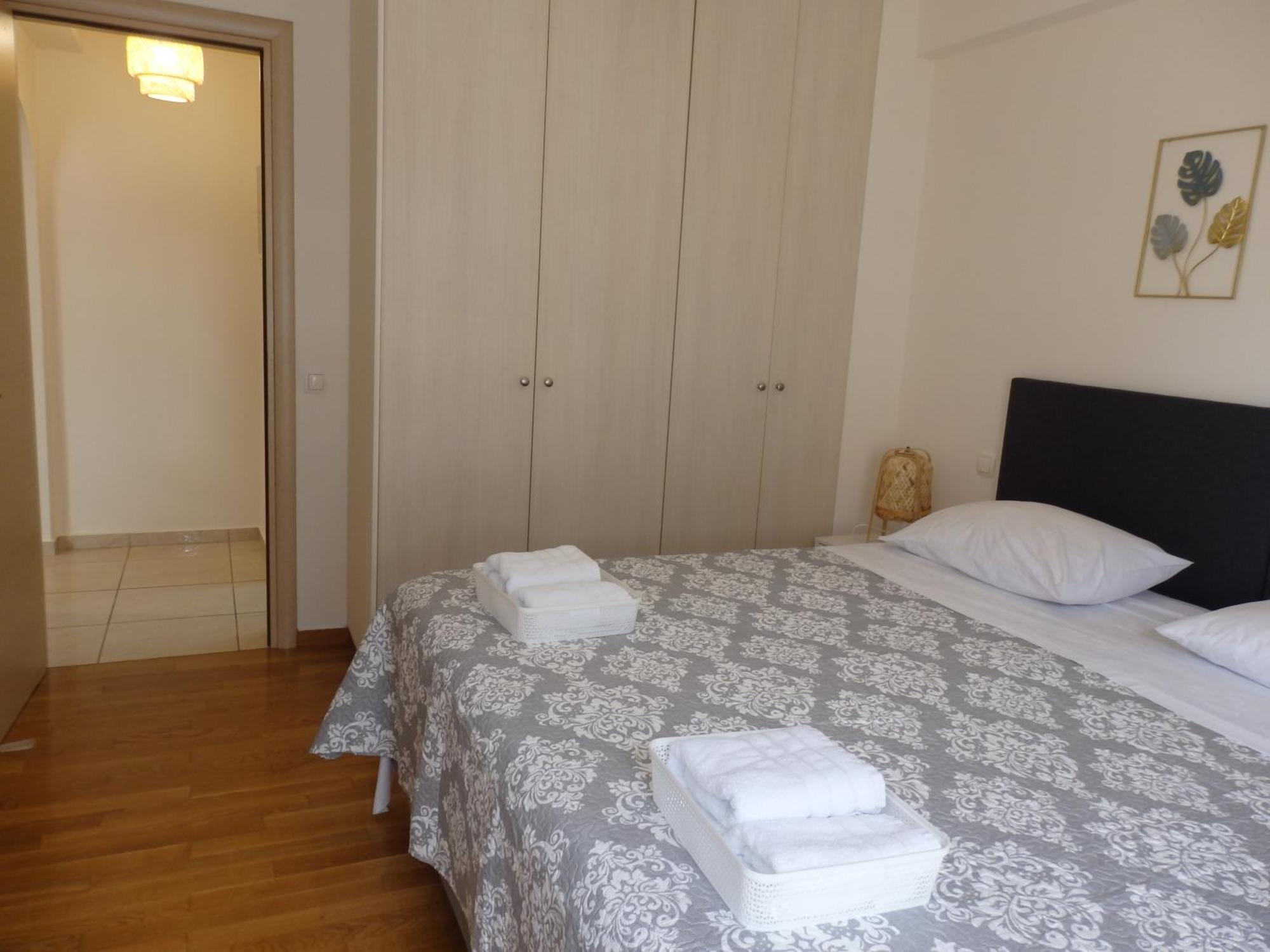 A&J Apartments Or Rooms Athens Airport Markópoulon 外观 照片