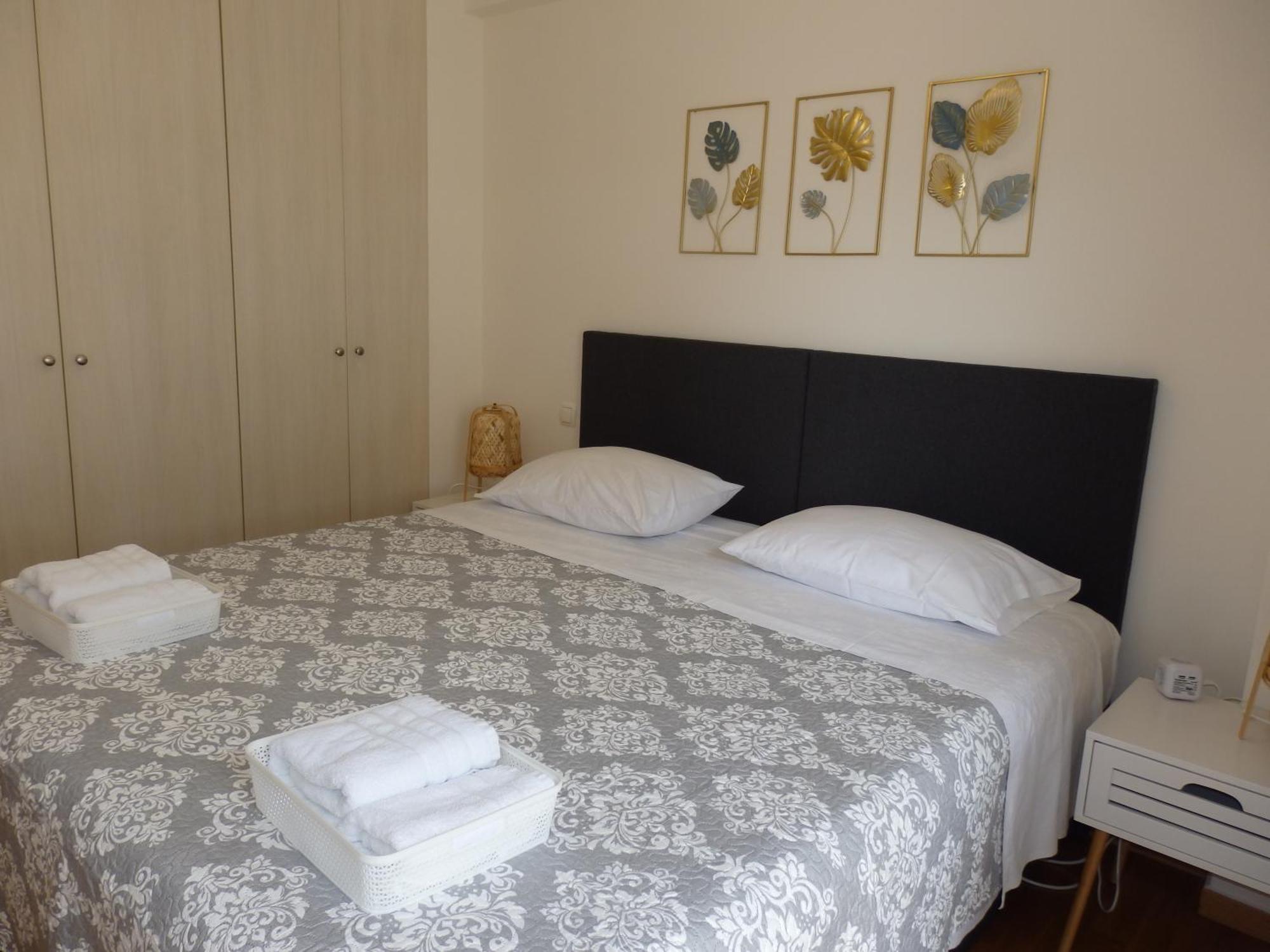 A&J Apartments Or Rooms Athens Airport Markópoulon 外观 照片